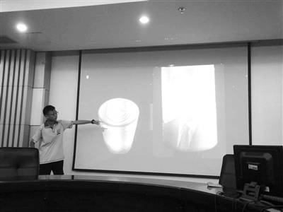 人小本領(lǐng)大 初中生3d打印創(chuàng)意作品--3D打印頭像燈