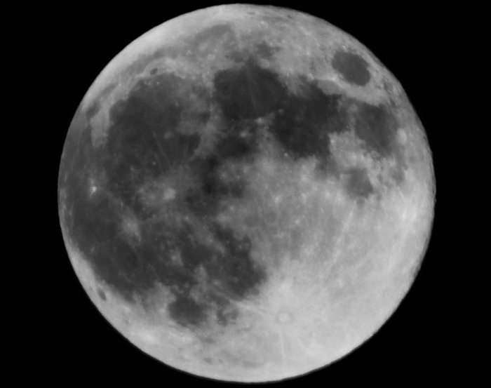 拍攝出來的月球效果圖,拍月球照出另類新招 3D打印樹莓派相機(jī)搞定