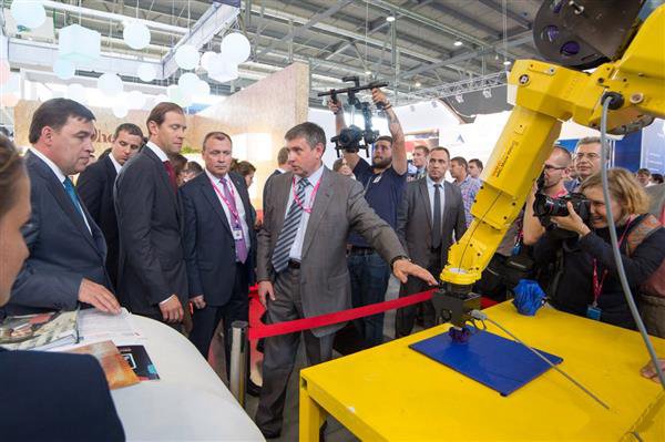 增材制造技術(shù)共同進步 中國制造與國外合作3D打印機器人 增材制造技術(shù)共同進步 中國制造與國外合作3D打印機器人