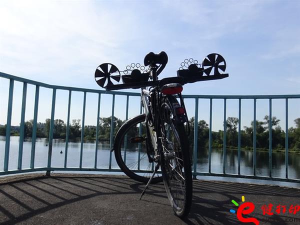 3D打印自行車吹肥皂泡,3d打印培訓(xùn)課程方案作品展 中小學(xué)生超愛3D打印小作品成功案例展示 3D打印自行車吹肥皂泡,3d打印培訓(xùn)課程方案作品展 中小學(xué)生超愛3D打印小作品成功案例展示